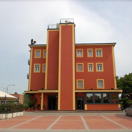 Hotel Aquila Кастельфранко-Эмилия Экстерьер фото